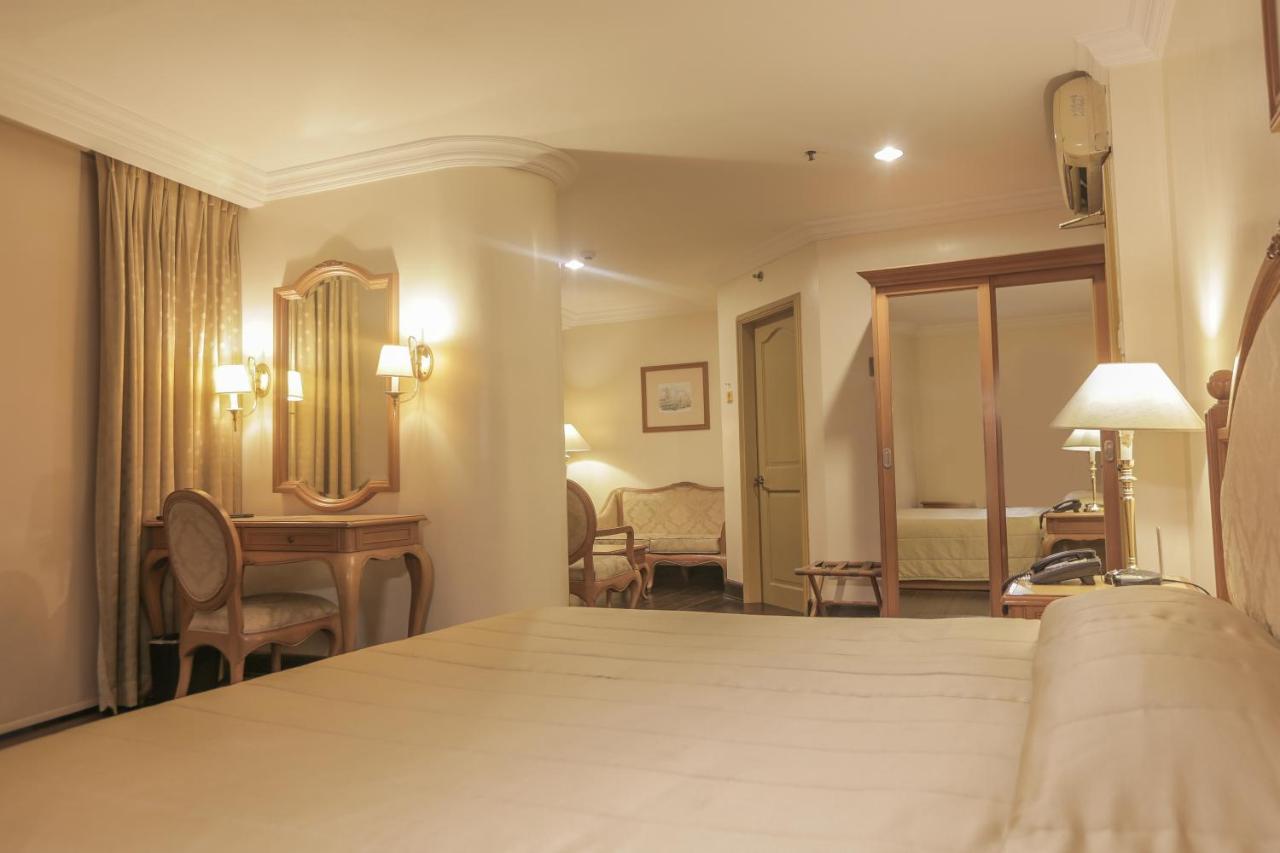 The Grand Dame Hotel Ілоіло Екстер'єр фото