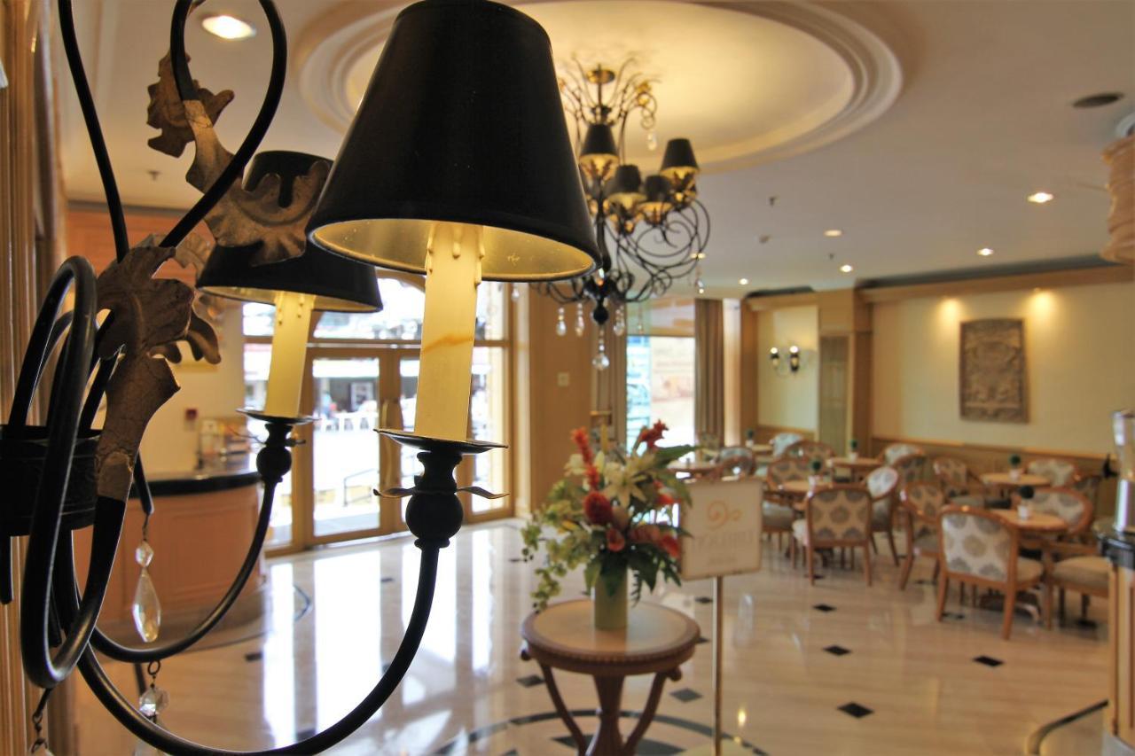 The Grand Dame Hotel Ілоіло Екстер'єр фото