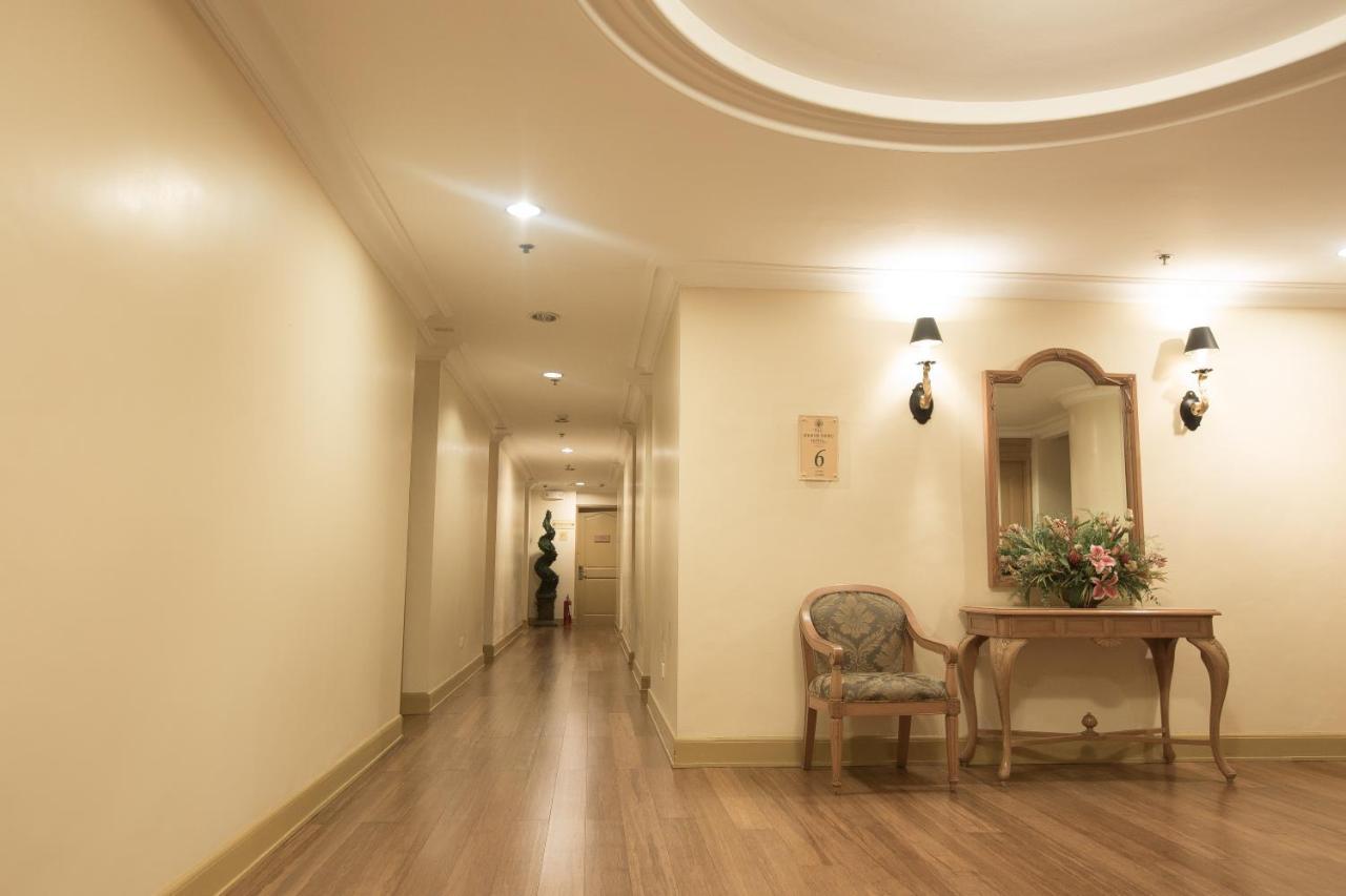 The Grand Dame Hotel Ілоіло Екстер'єр фото