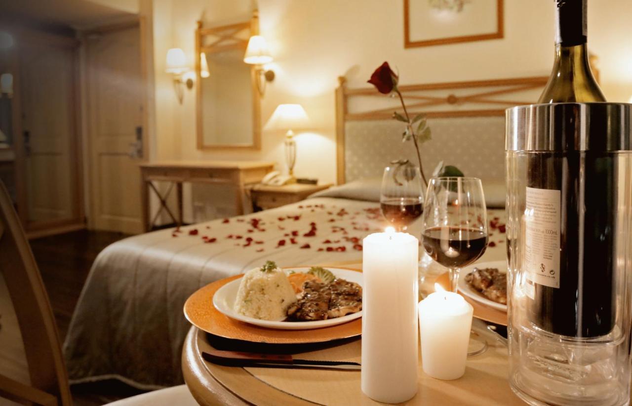 The Grand Dame Hotel Ілоіло Екстер'єр фото