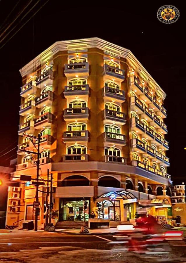 The Grand Dame Hotel Ілоіло Екстер'єр фото