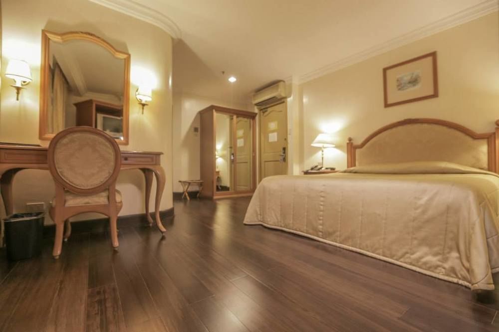 The Grand Dame Hotel Ілоіло Екстер'єр фото