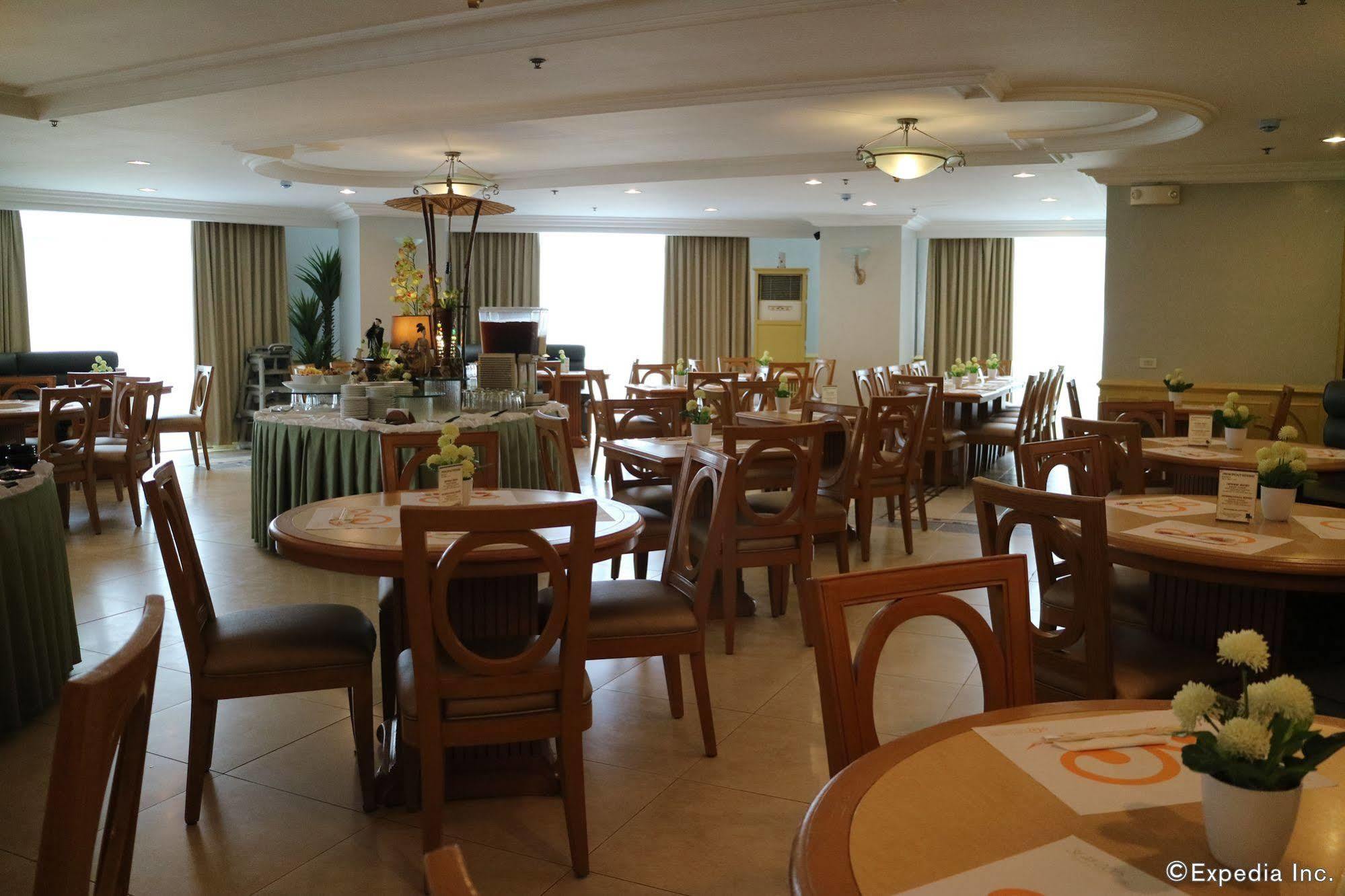 The Grand Dame Hotel Ілоіло Екстер'єр фото